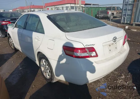 2011 Toyota Camry Le z USA, uszkodzony, nr VIN 4T4BF3EK6BR205239